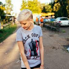 Pixie střih krátký účes s jasnými obrysy / kadeřnické zařízení. Pixie Cut Z Jemnych Vlasu Diskuze Omlazeni Cz