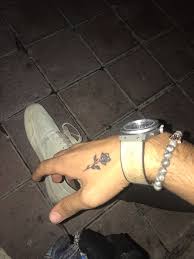 Awesome Tattoo Hand Guy Men Rose Tattogirl Tattofeminina Tattomasculina Tattodelicad Hand Tattoos For Guys Small Hand Tattoos Small Tattoos For Guys