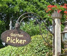 The extensive range includes rakes, hoes, pole saw and pole pruner attachments. Home Garten Picker