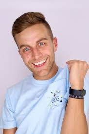 Steven Bevins's Instagram, Twitter & Facebook