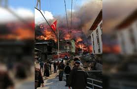 Artvin son dakika haberleri : Artvin De Buyuk Yangin 60 A Yakin Ev Kul Oldu Tele1