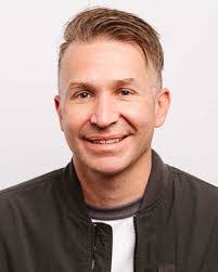 Lori Crowson's Instagram, Twitter & Facebook