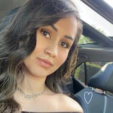 Stefani Hernandez (@estefaniah15)