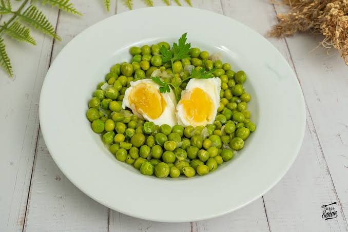 Peas with Egg