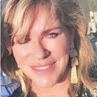 Carolyn Happel's Instagram, Twitter & Facebook