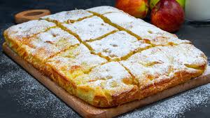 Dieser kuchen besteht auf gerade mal 4 grundzutaten, wenn man davon ausgeht, dass wasser und salz immer zu hause vorhanden ist. Der Einfachste Kuchen Mit Apfeln Fertig In 15 Minuten Youtube
