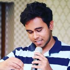 Julia Edelman (@_juliaedelman)