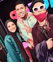 Research the adik beradik ismail lebai family. Setakat Netizen Kecam Nabil Dia Ni Adik Akulah Azwan Ali