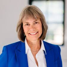 After a challenging year full of networking, volunteering, part time jobs,  applying and interviewing for full time jobs, I am grateful and overjoyed  to share that I have accepted a position within… |