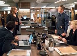 Carisi lifts rollins up when she needs it most. Law Order Svu Season 20 Episode 2 Tv Fanatic