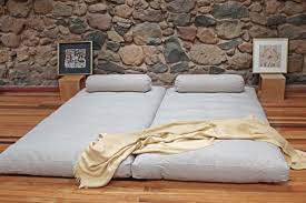 Somos un equipo dedicado a la fabricación de muebles tapizados, sofás, sillones, juegos de living, sofás a la medida para hogar y empresas. La Delicadeza Del Sueno Zenfuton