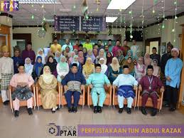 Sambutan hari raya 2018 buat keluarga hj abd aziz dan zulkifly wi,semoga hubunngan kekeluargaan terus berkekalan hingga ke akhirat. Majlis Sambutan Hari Raya Aidilfitri Ptar 2018 Perpustakaan Uitm