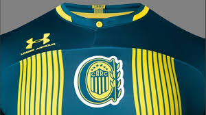 En el marco del nuevo sponsoreo de la marca al club canalla, se lanzó oficialmente el equipo que utilizarán los jugadores a partir del 2015 como así también la línea de productos de juego, entrenamiento y tiempo libre. La Nueva Camiseta De Central Detalles Del Diseno Costo Y Salida A La Venta Rosario3