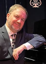 Edward Krolikowski's Instagram, Twitter & Facebook