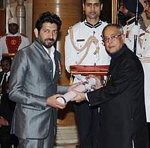 He completed his internal medicine residency and an oncology fellowship at massachusetts. Siddhartha Mukherjee Wikipedia