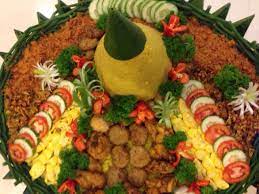 Nasi Tumpeng Kuning Komplit Di Surabaya Sidoarjo Mojokerto Pasuruan 0812 9001 5559 Resep Masakan Asia Makanan Hiasan Makanan