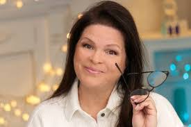 Erin Reddington's Instagram, Twitter & Facebook