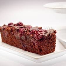 Super Saftiger Schokoladenkuchen Mit Kirschen Perfekt Zum Mitbringen Rezept Schokokuchen Mit Kirschen Schokokuchen Super Saftiger Schokoladenkuchen