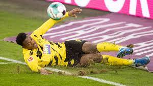 Dortmund (kurz borussia dortmund oder bvb) ist ein sportverein aus dortmund.borussia ist der neulateinische name für preußen.seine fußballsparte nimmt „als hauptsportart die hervorragende stellung innerhalb des vereins ein. Bvb Dan Axel Zagadou Erneut Verletzt Langsam Kommt Borussia Dortmund Ins Grubeln Eurosport
