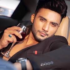 Abdullah Osman's Instagram, Twitter & Facebook