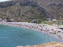 Στην παραλία κακιάς θάλασσας στην κερατέα στο ηλεκτρα cinemax την κυριακή 6 αυγούστου στις 8:30μ.μ., μην τη χάσετε. Ftaneis Se 40 Me 15 Benzinh H Pentaka8arh Paralia Me Ta Katagalana Nera Dipla Sthn A8hna Poy 8ymizei Pisina Binteo Fwto