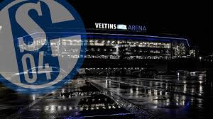 Stadion nosi imię gracza interu (w późniejszych latach także milanu) giuseppe meazzy, mistrza świata z 1934 i 1938 roku, lecz najczęściej używana jest jego stara nazwa tj. Nach Schalke Abstieg Treffen Zwischen Team Und Fans Am Stadion Spieler Getreten Sportbuzzer De