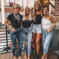 Girls Night Out Summer Outfit Inspo Rooftop Ripped Denim Black Top One Shoulder White Lin Chic Summer Outfits Business Chic Outfits Street Style Outfits Winter