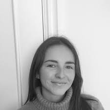 Irene Urrutia's Instagram, Twitter & Facebook