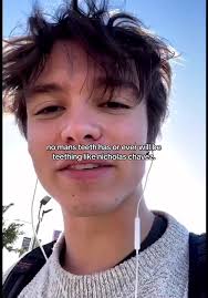 Nikolas Chavez Teeth