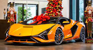 Det er ikke bare islam som er i krig mot det norske folk. The Very First Lamborghini Sian Delivered In The U S Right In Time For The Holidays Carscoops
