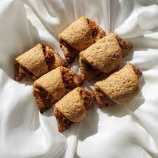 176 Begenme 6 Yorum Instagram Da Diyetisyen Betul Oymak Dyt Betuloymak Bu Sefer Cok Da Masum Olmayan Bir Tarifle Geldim In 2020 Food Krispie Treats Snacks