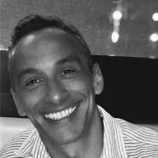 Delighted to announce I've joined Walgreens as Senior Director of External  Relations helping lead media relations, crisis management and reputation  management for an iconic brand.