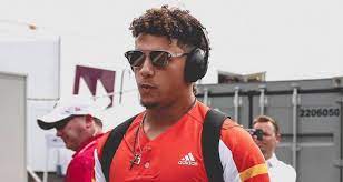 Ma long vermögen, gehalt, hauser und autos geschätztes vermögen 20 million dollar den 35 reichsten schauspieler der welt 2021: Patrick Mahomes Vermogen Gehalt Bei Den Chiefs 2021