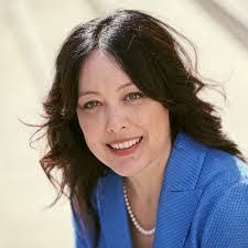 Kimberly Lewallen's Instagram, Twitter & Facebook