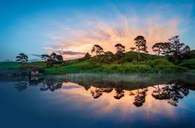 New Zealand Lotr Hd 5769x3802 Wallpaper Teahub Io Surrounded by towering mountains, positioned on the edge of a lake, queenstown is a hub of adventure, thrumming with adrenaline and an omnipresent sense of fun. teahub io