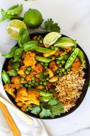 This Quick Vegetable Curry Recipe Is Delicious Here S What I Really Love About This Recipe It S Super Simple Vegetable Curry Vegetable Curry Recipes Curry