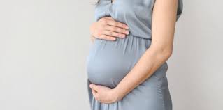 Janin yang berada di dalam rahim ketika usia hamil 33 minggu mengalami perkembangan yang luar biasa. Air Ketuban Merembes Waspadai Bahayanya Pada Ibu Hamil Theasianparent Indonesia