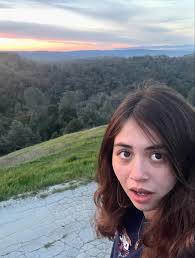 Andddd wrapping up this seasons staff spotlights with Stella!!🌟👯‍♀️🌀💥  Name: Stella Guy Warren Hometown: Carbondale, CO School: PZ freshie 🍊  Major: ????? (help) Peanut Butter Preference™️: Smooth 4Life What type of  Dino