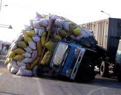 Bildergebnis für Ueberladenes Fahrzeug