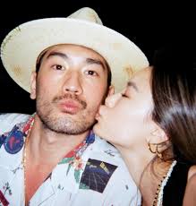 Bạn gái nhớ Cao Dĩ Tường