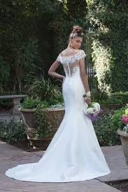 Brautkleid fit&flair von sincerity in creme durch die schnürung am rücken kann das elegante kleid gut angepasst werden. Kollektion Sincerity 2018 Brautmodentirol Tirolerbraut Sincerity Hochzeitskleid Brautkleid Br Sincerity Brautkleider Brautmode Verfuherische Brautkleider