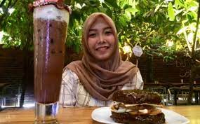 27 tempat wisata menarik dan wajib dikunjungi di sidoarjo. Cafe Kebun Coklat Di Pinggiran Sidoarjo Tarik Pecinta Kuliner Semua Kalangan Suryakabar Com