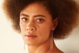 Ana Flávia Cavalcanti festeja a boa sorte e os novos tempos na vida e na  arte