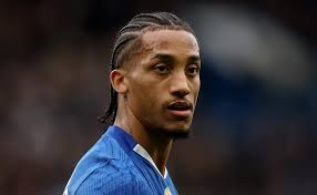 João Pedro, do Chelsea, entra na mira do Barcelona para ser o substituto de Lewandowski, diz jornalista