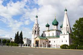 Но так как были угодники божии, безвестно подвизавшиеся, не явленные церкви, то, чтобы не оставить и их без чествования, св. Dostoprimechatelnost Cerkov Ili Proroka Ilinskaya Cerkov V Yaroslavle