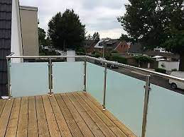 pin auf balkon gelander