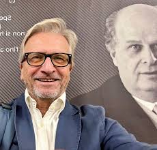 Con Olivetti... Quanto mai oggi è necessario portare nelle aziende il suo  pensiero e le sue pratiche! Senza sterili nostalgie, ma guardando alla  trasformazione digitale per valorizzare l'apporto…