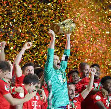 Alle entwicklungen der partie können sie in unserem ticker nachlesen. Manuel Neuer Und Lewandowski Sichern Fc Bayern Munchen Den Dfb Pokal Welt