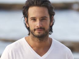 Born 22 august 1975) is a brazilian actor and voice actor. Rodrigo Santoro Chega A 15 Anos De Carreira No Exterior E Diz Nao Focar Fama Isso Nao Sustenta Folha Pe