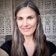 Elizabeth Kuntz's Instagram, Twitter & Facebook